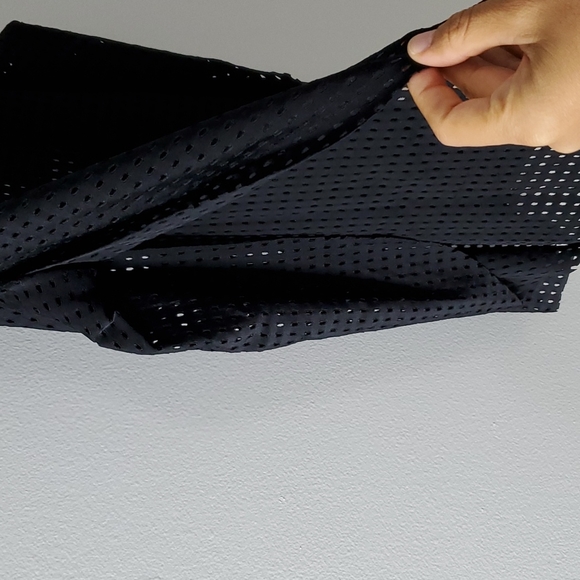 ONZIE Flow Workout Top - Picture 5 of 5